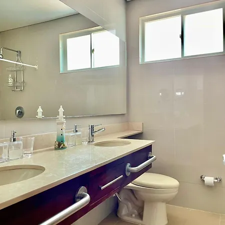 Casa Moderna Con Playa Сasa de vacaciones
