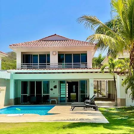 Casa Moderna Con Playa Cartagena