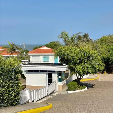 Casa Moderna Con Playa Cartagena