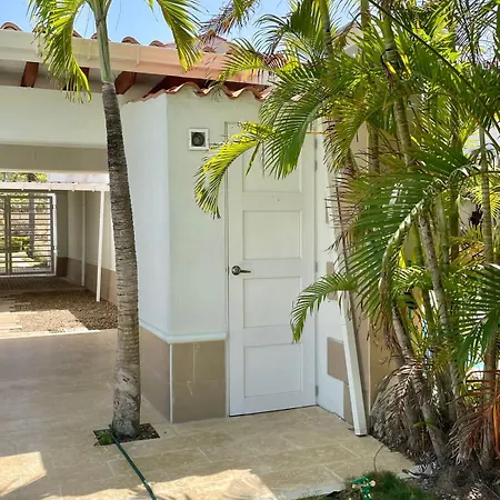 Casa Moderna Con Playa Сasa de vacaciones *